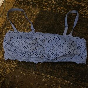 Auden Floral Lace Bandeau in Blue